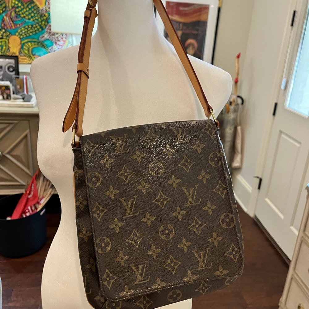 Louis Vuitton is Monogram Shoulder Bag